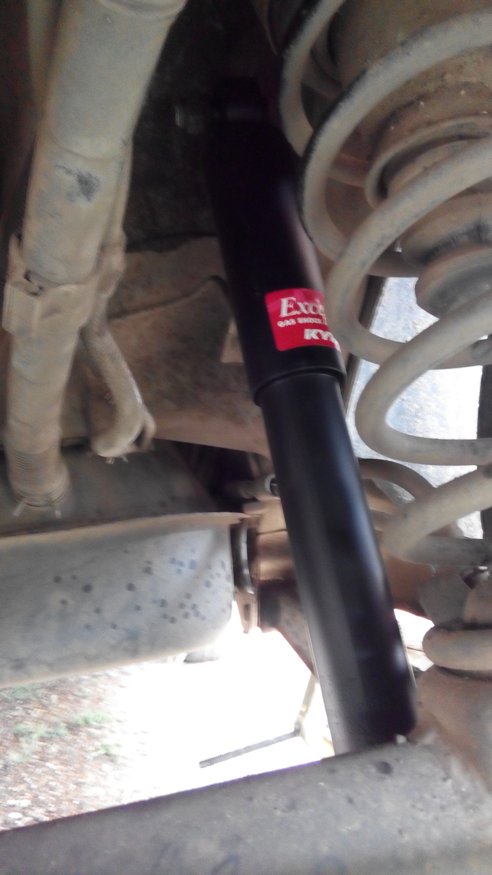 Установка задних амортизаторов Каяба — Daewoo Matiz (M100, M150), 0,8 л ...