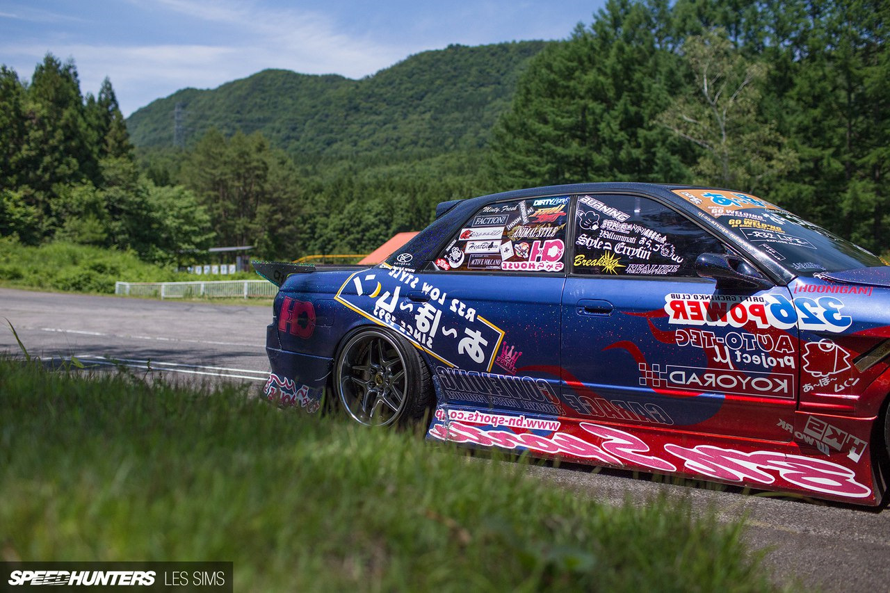 Nissan Skyline r32 abomoon