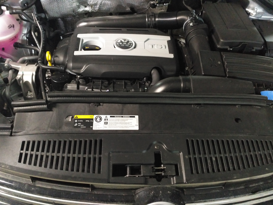 Уплотнители капота — Volkswagen Tiguan (1G), 2 л, 2016 года | тюнинг ...
