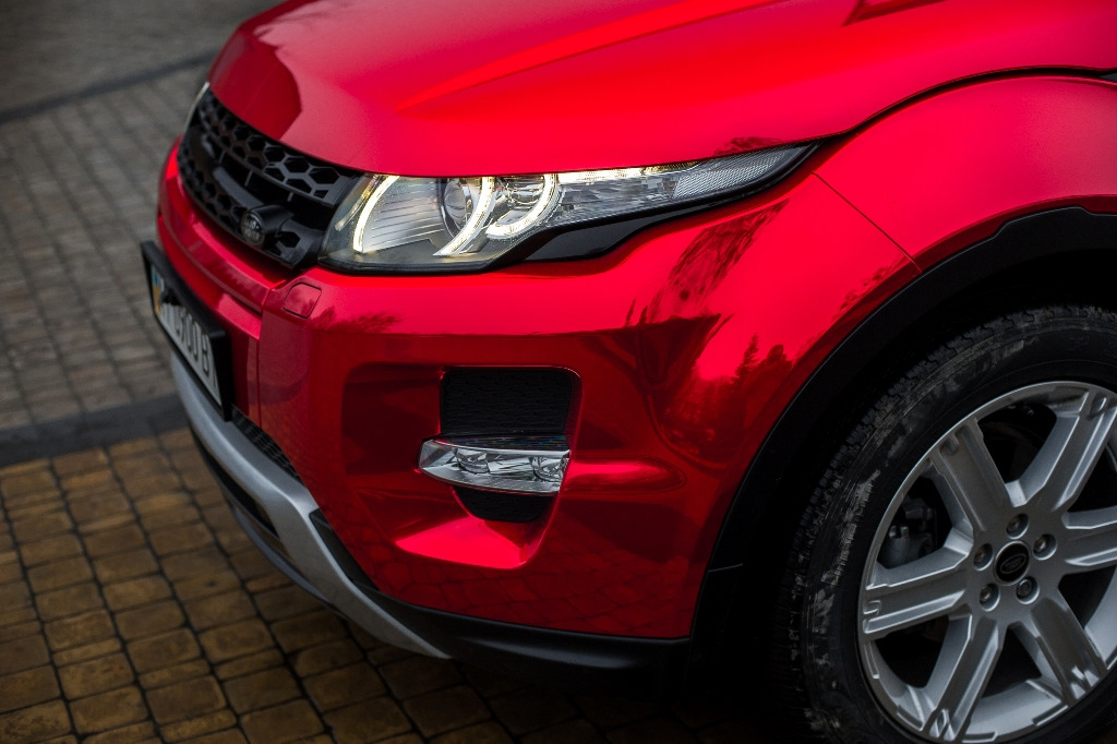 Range Rover Evoque красный с бантиком