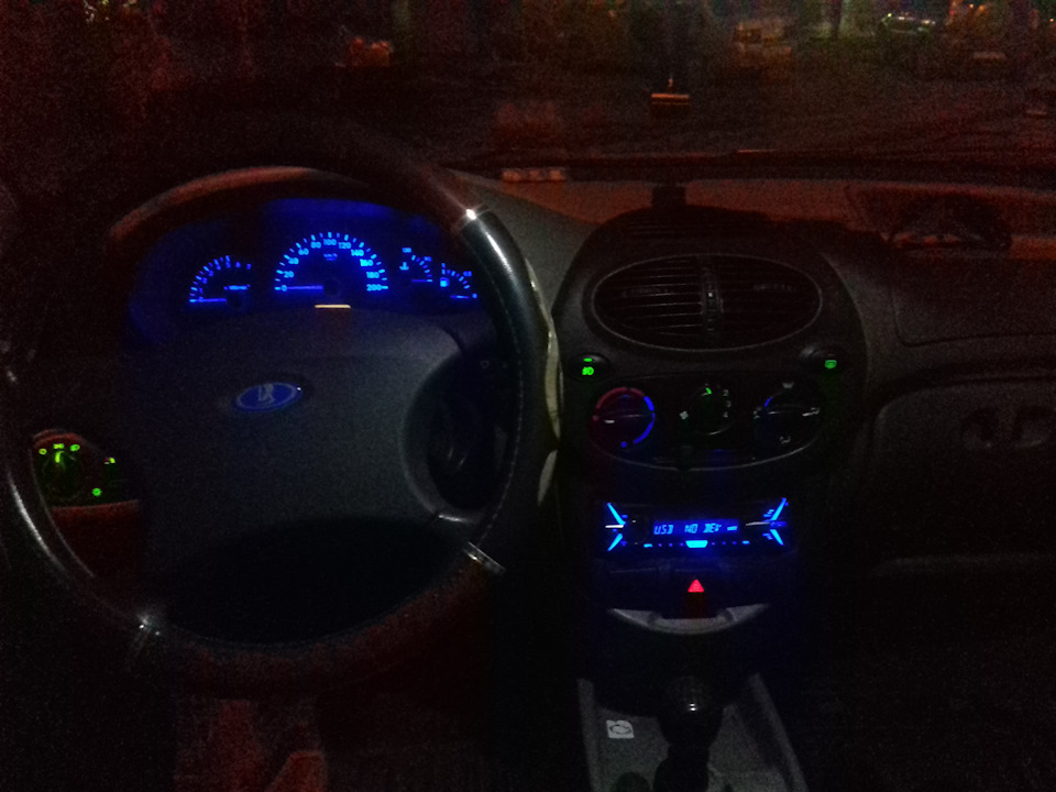 Подсветка приборной панели — Lada Калина универсал, 1,6 л, 2010 года ...