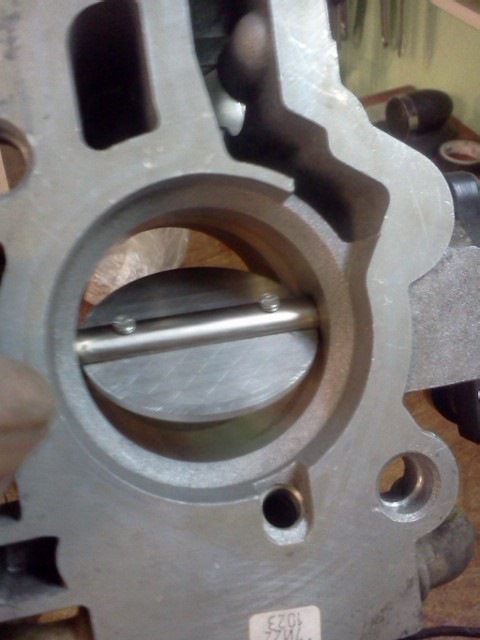 Чистка Дросселя и датчика ХХ — Lada Приора седан, 1,6 л, 2007 года ...