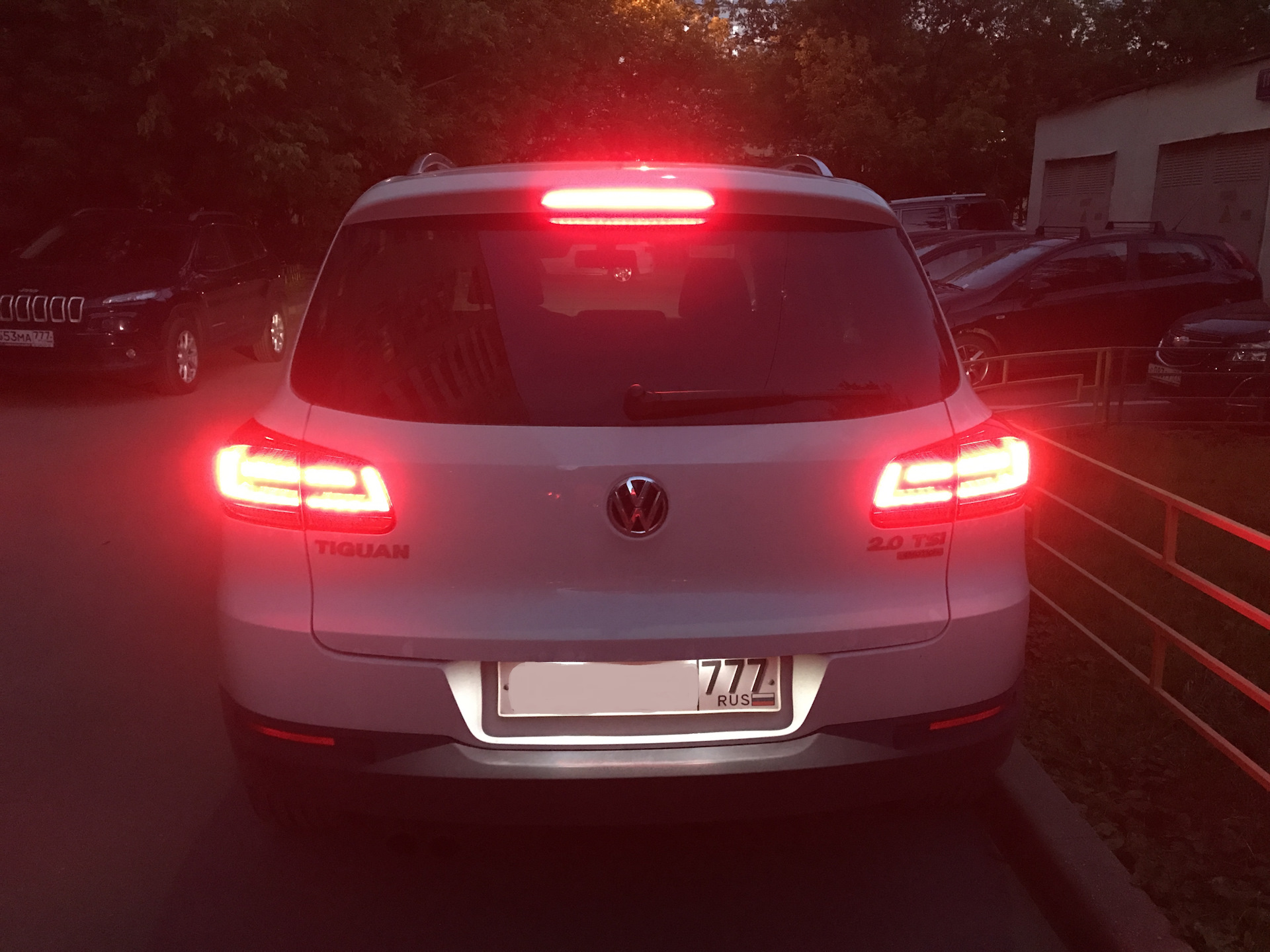 Тигуан свет. Задние фонари VW Tiguan 2021.