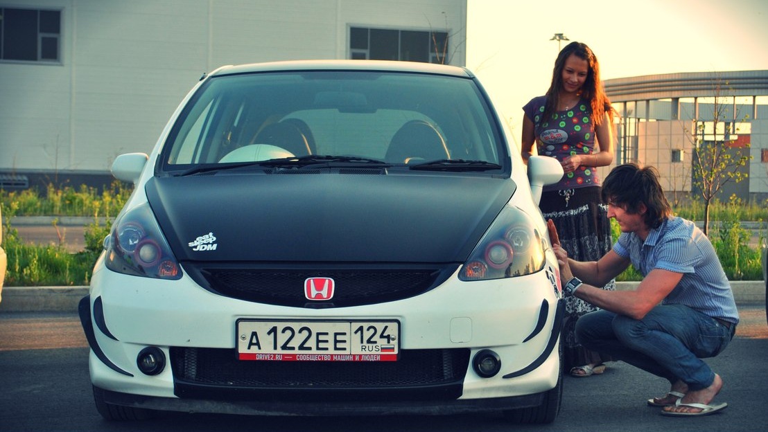 Honda fit бензин. Honda Fit 1 JDM. Хонда фит JDM. Honda Fit JDM.