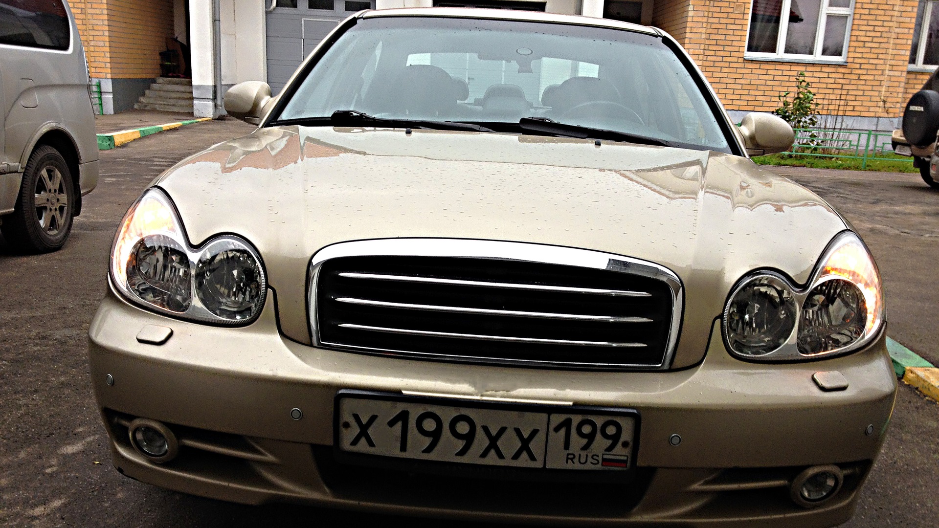 Hyundai sonata тагаз 2005. Hyundai Sonata 2004. ТАГАЗ Соната 2005. Черные фары Соната ТАГАЗ. Фара Соната ТАГАЗ.