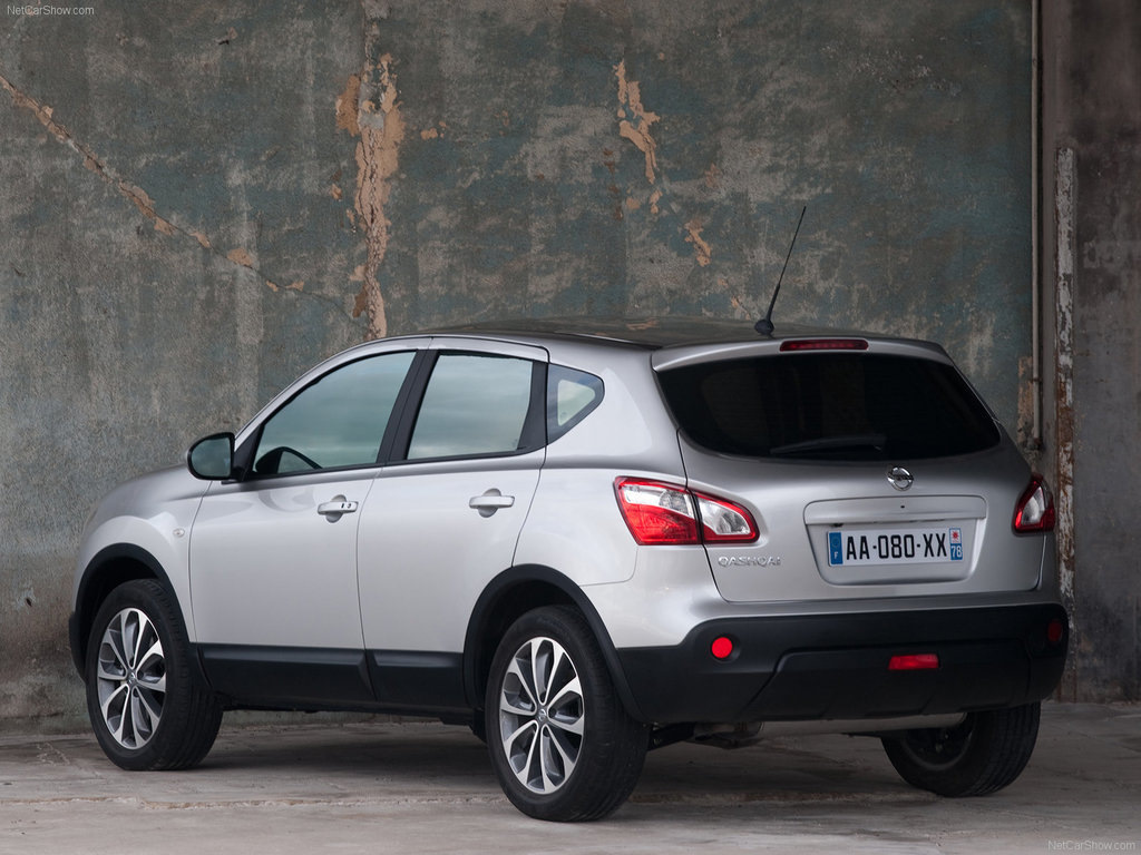 7 Nissan Qashqai 2012