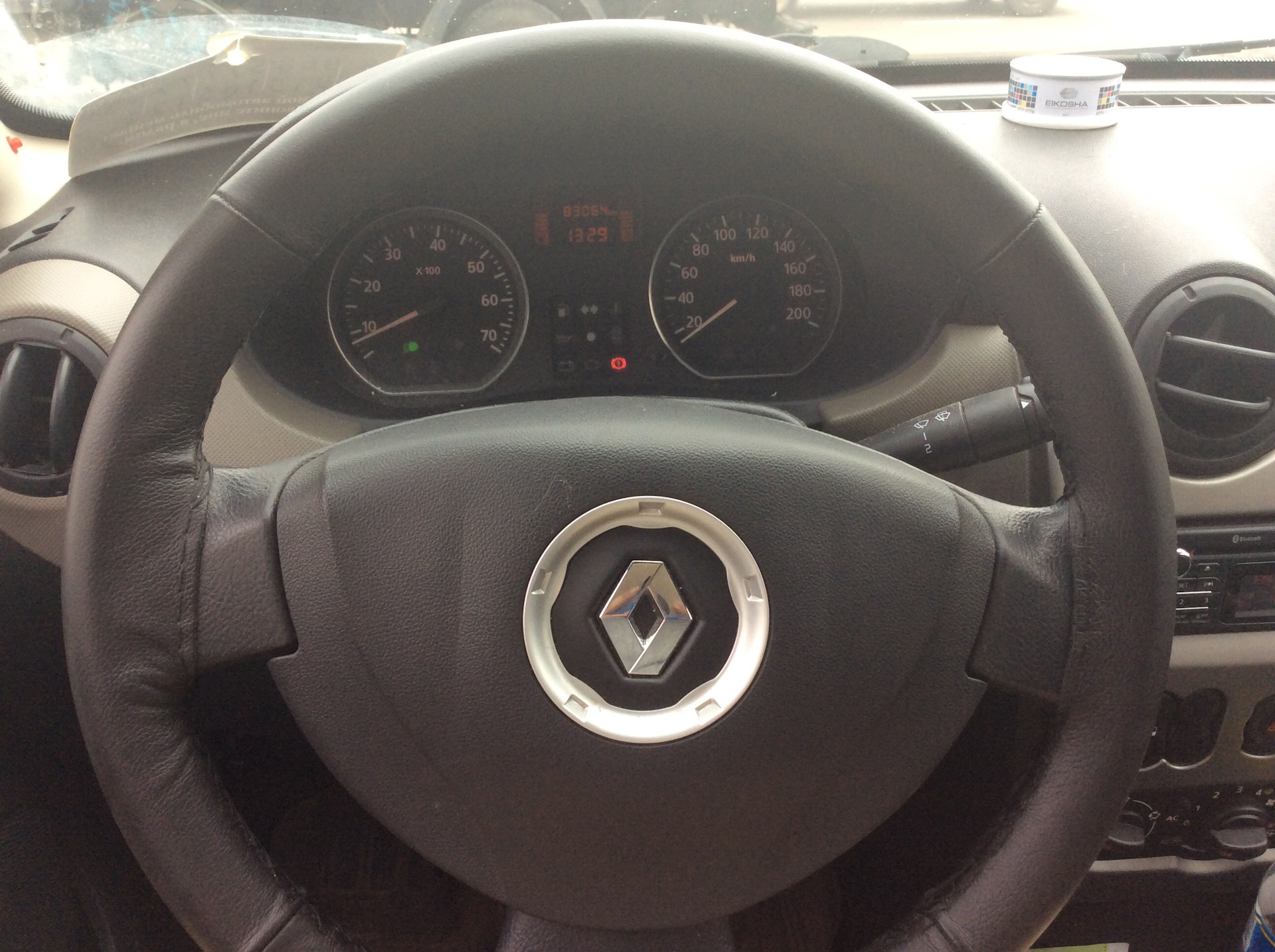 Кожаная оплетка — Renault Sandero 1G, 1,4 л, 2012 года | стайлинг | DRIVE2