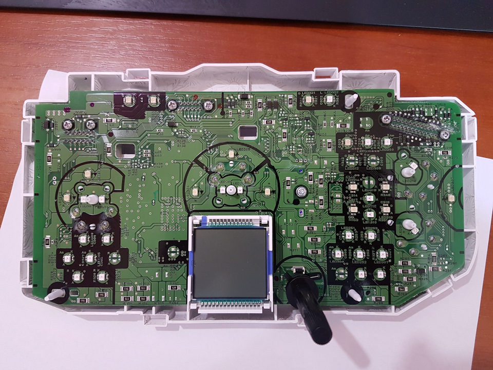 Оригинальные диоды до перепайки. — Mitsubishi Pajero Sport (2G). Запчасти на фото: 090000