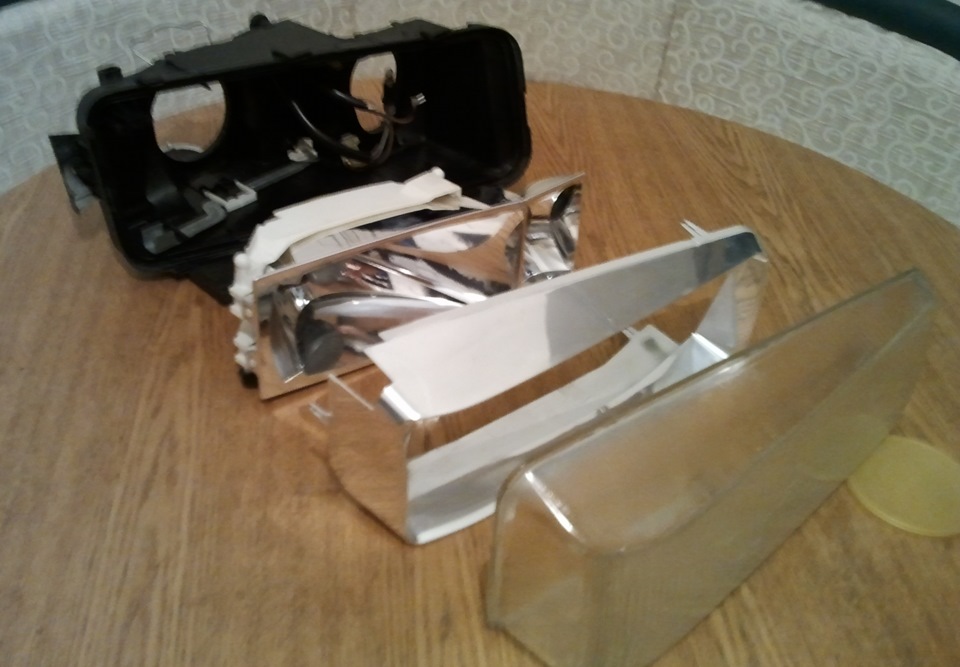 Передние фары (разбор) — Audi 200 (C3), 2,1 л., 1984 года | наблюдение ...