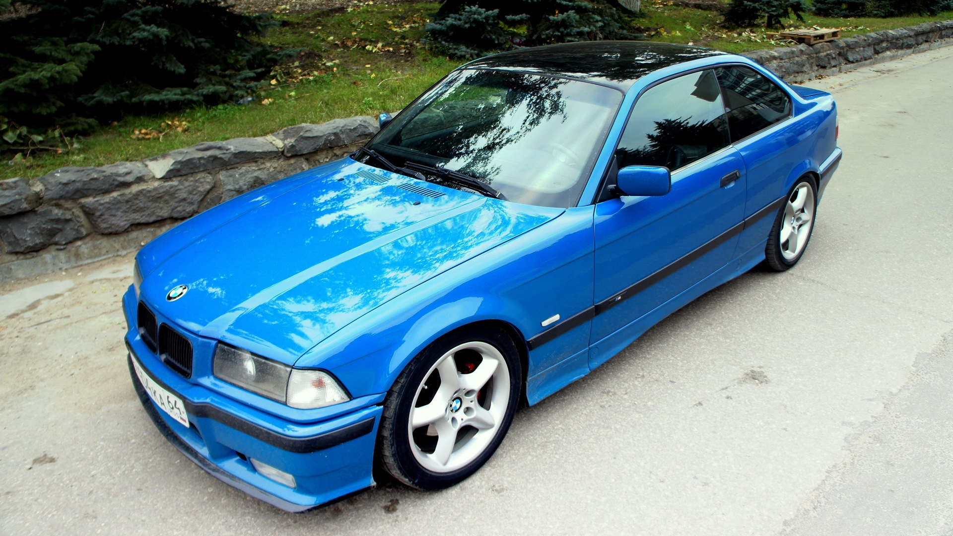 Laguna Seca Blue BMW