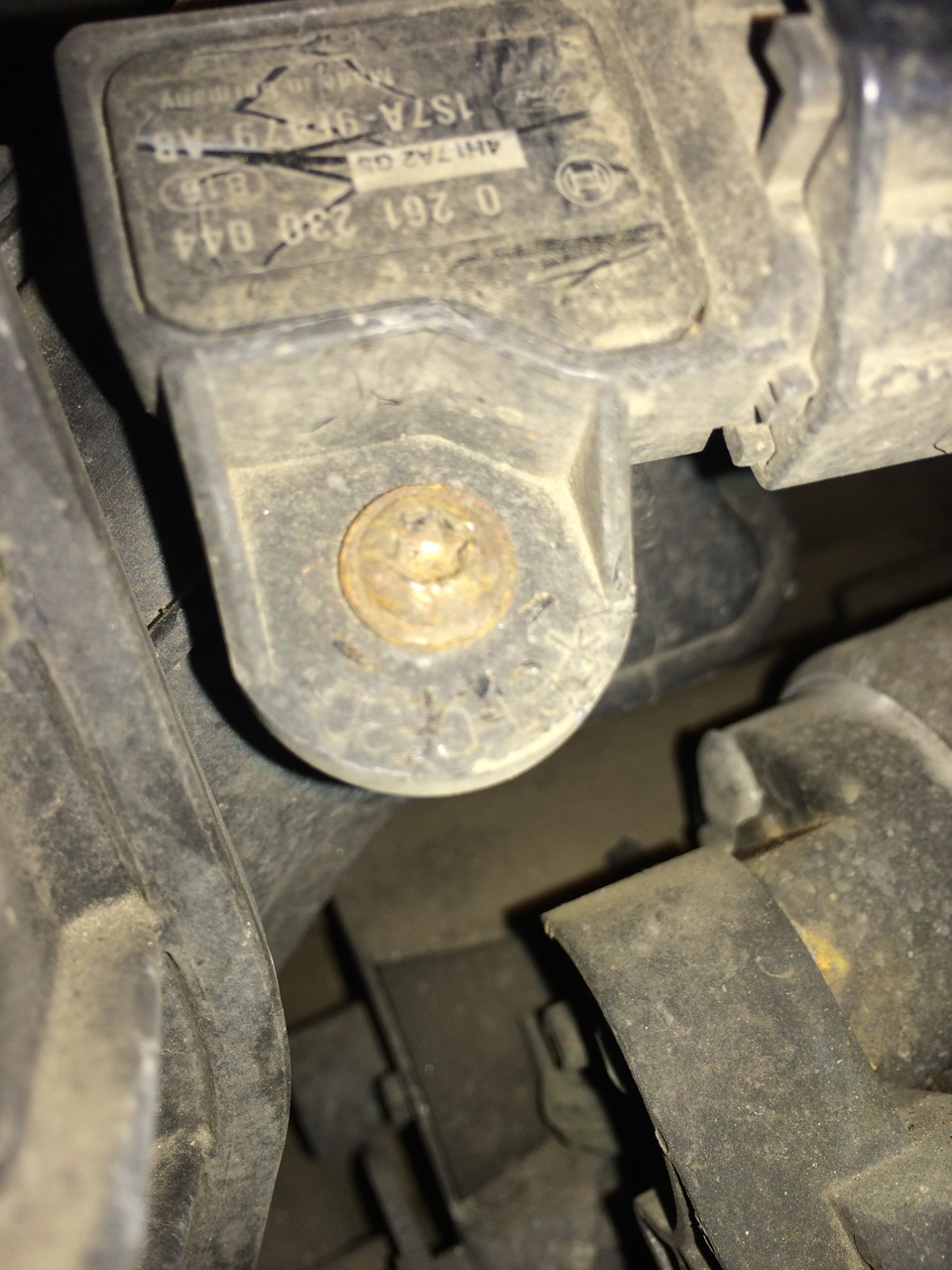 Чистка датчика давления во впускном коллекторе + Замена ламп в ...