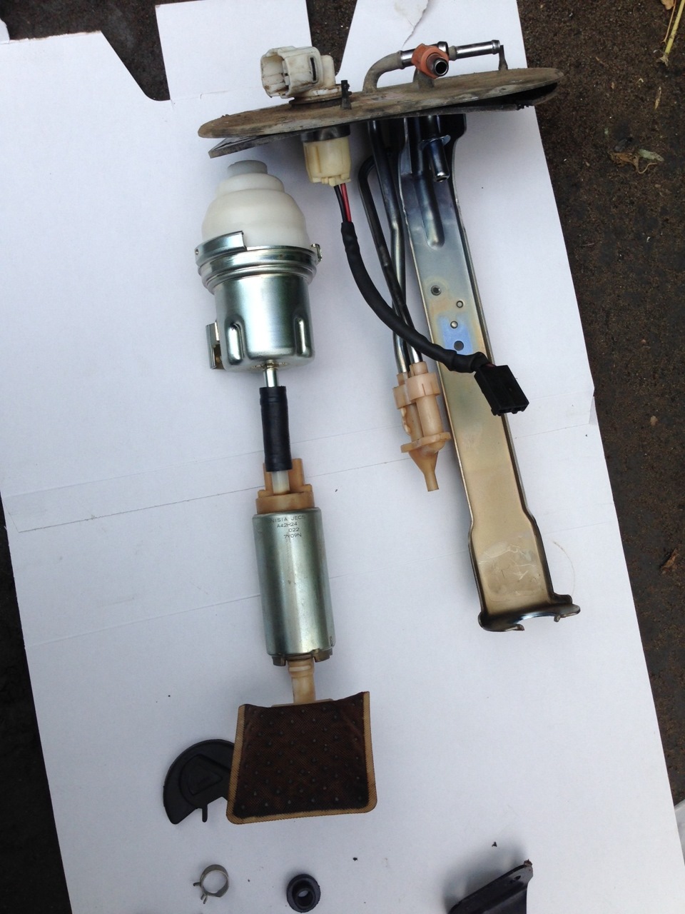 Перенос топливного фильтра под капот — Subaru Forester (SG), 2,5 л ...