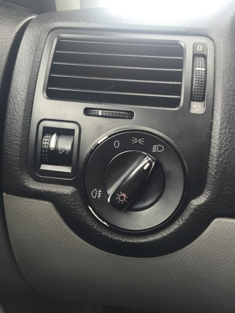 решетка воздуховода — Volkswagen Jetta IV, 2 л, 2000 года | запчасти ...