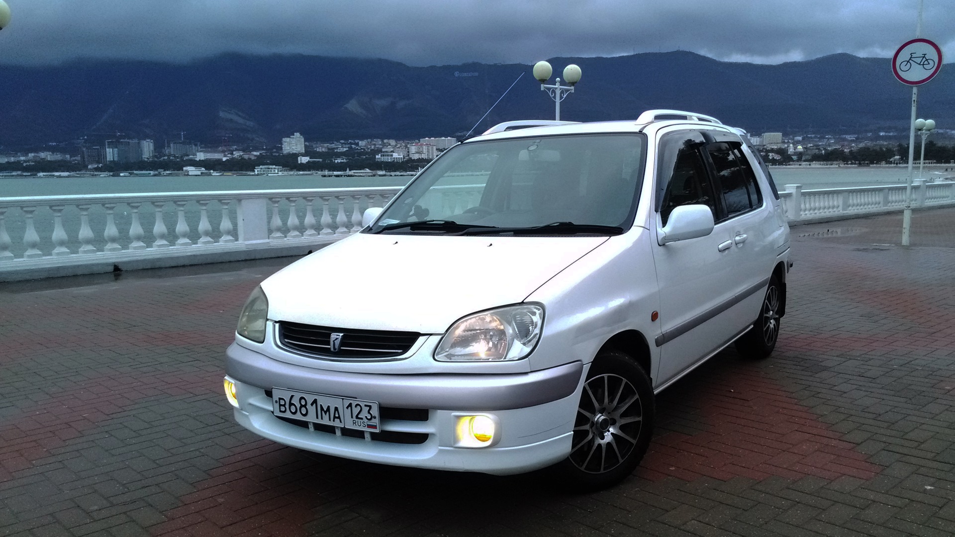 Toyota Raum (10) 1.5 бензиновый 1999 | на DRIVE2