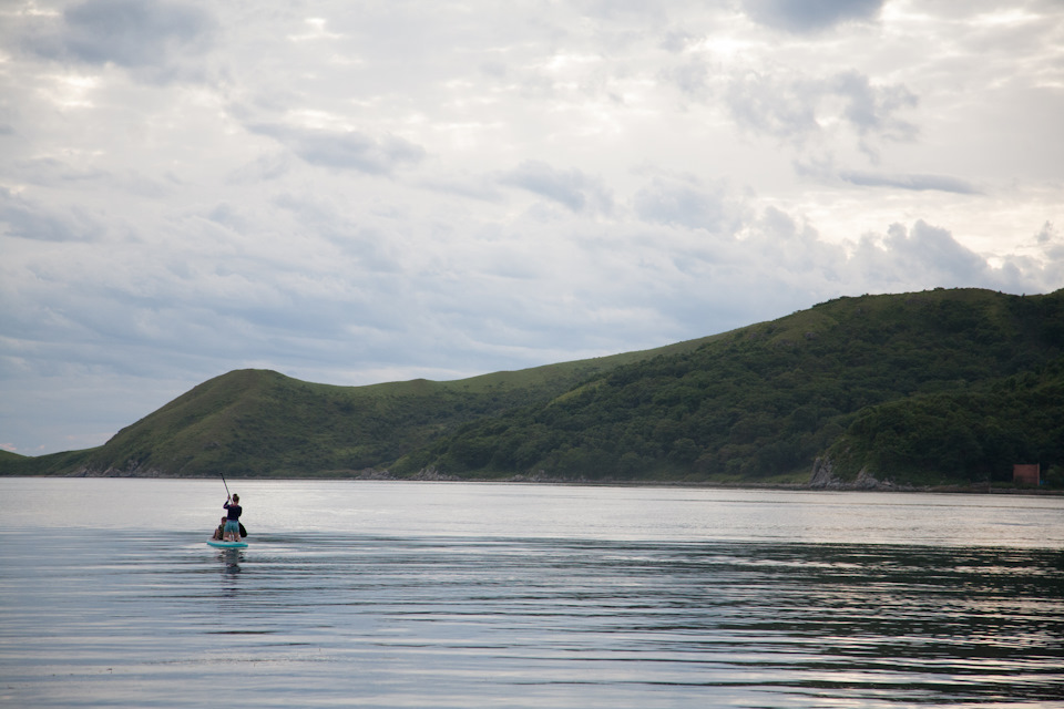 Но быстро сбежали оттуда, и скоро нашли уединение, гармонию и море. — Toyota Crown (S130)