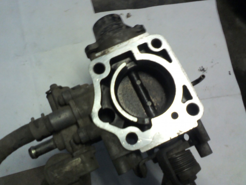 Чистка заслонки дросселя. — Toyota Corolla (110), 1,5 л, 1995 года ...