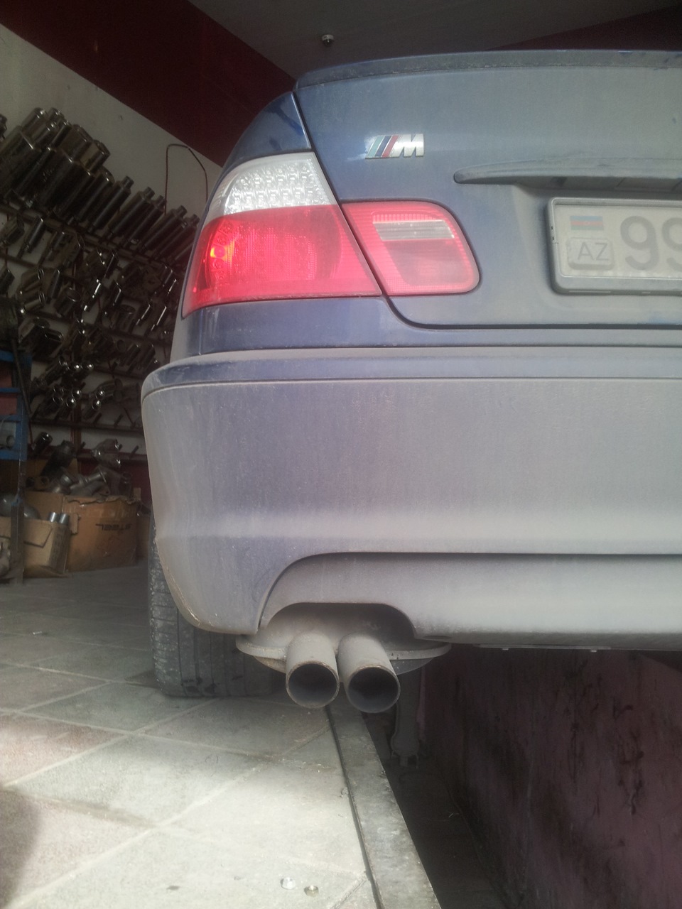 Замена резинки, которая держит глушитель. — BMW 3 series Coupe (E46), 3 ...