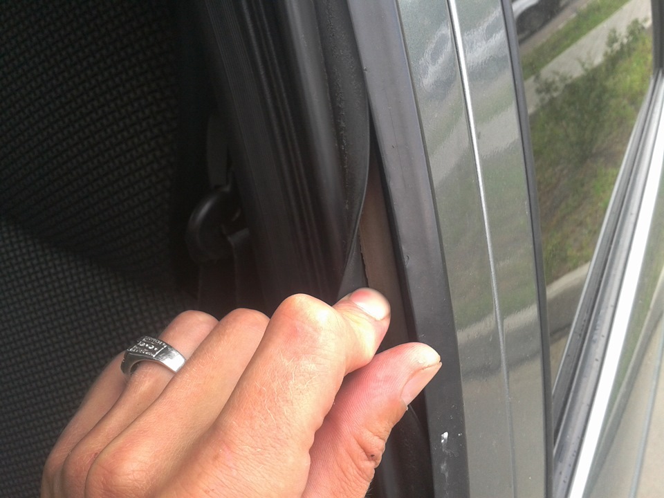 устраняем дребезг стекол — Lada Приора седан, 1,6 л, 2008 года | другое ...