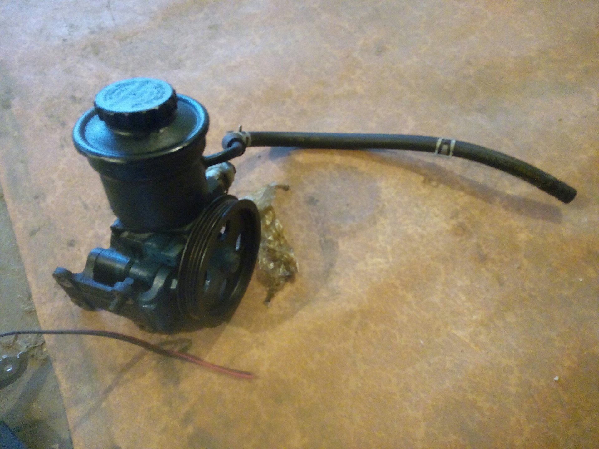 Как проверить гур на работоспособность. Как проверить гур на работоспособность. Ремонт насоса гур. Как проверить гур на работоспособность. Насос гидроусилителя.