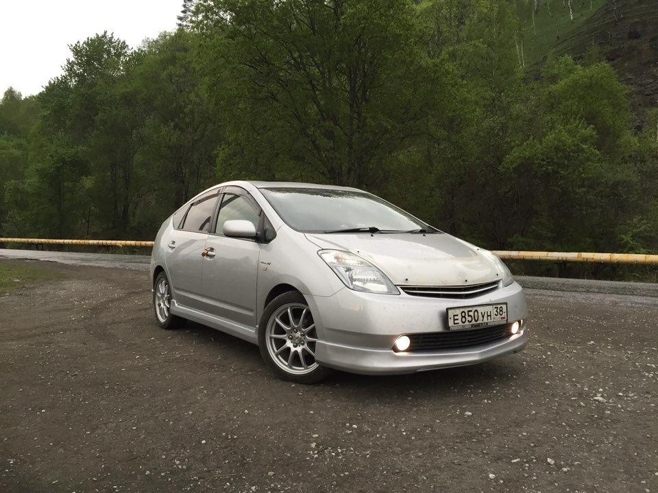 Тойота 20 тюнинг. Toyota Prius 20. Toyota Prius 20 обвес. Тойота Приус 2008. Prius 20 Tune.