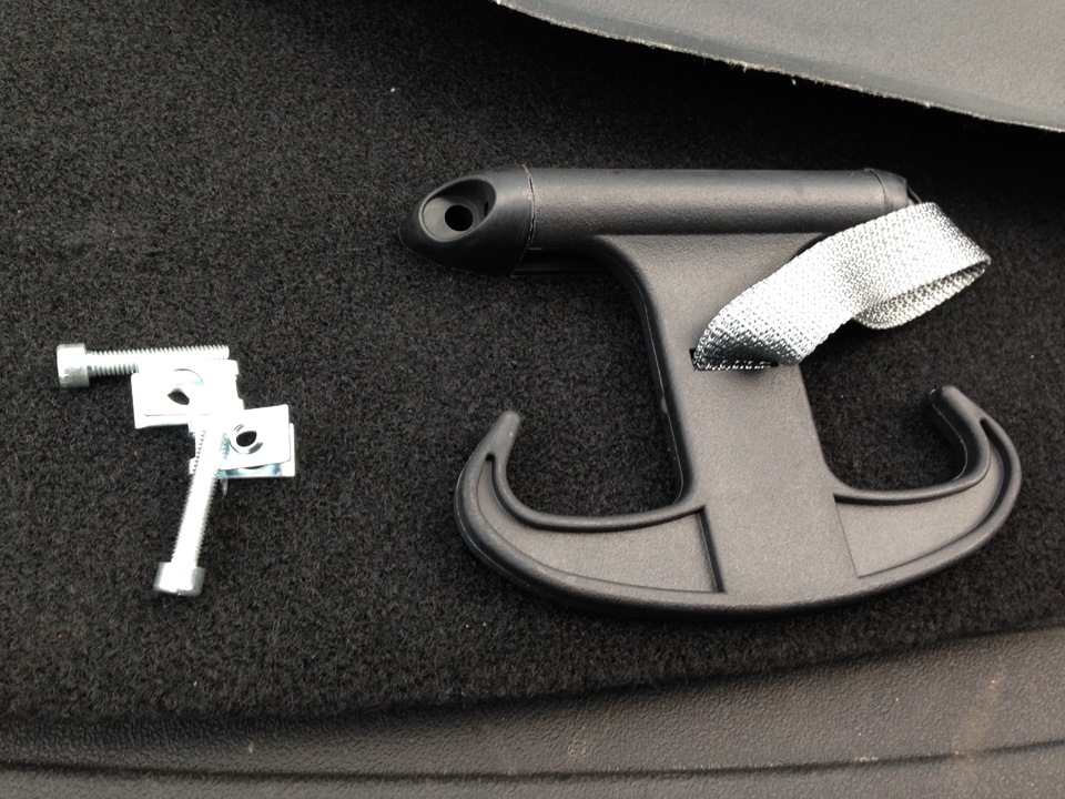 Крючки в багажник — Land Rover Freelander 2 (L359), 2,2 л, 2011 года ...