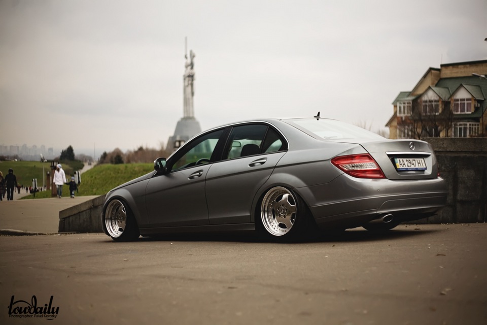 So low. W220 Lowdaily. So Low авто. Zw211. So Low обои.