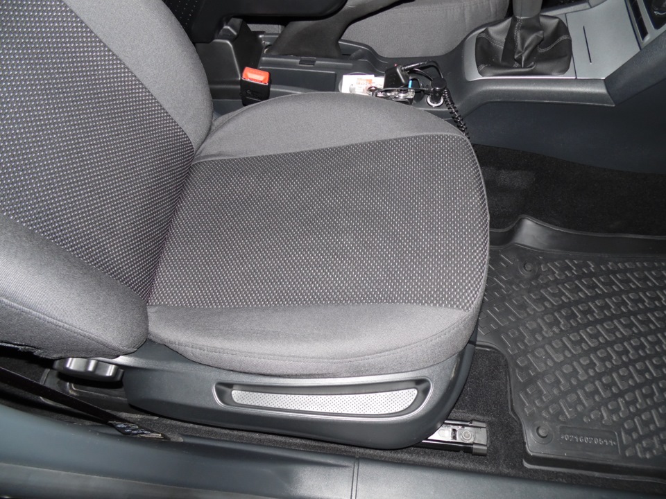 Чехлы — Skoda Octavia A5 Mk2, 1,8 л, 2012 года | аксессуары | DRIVE2