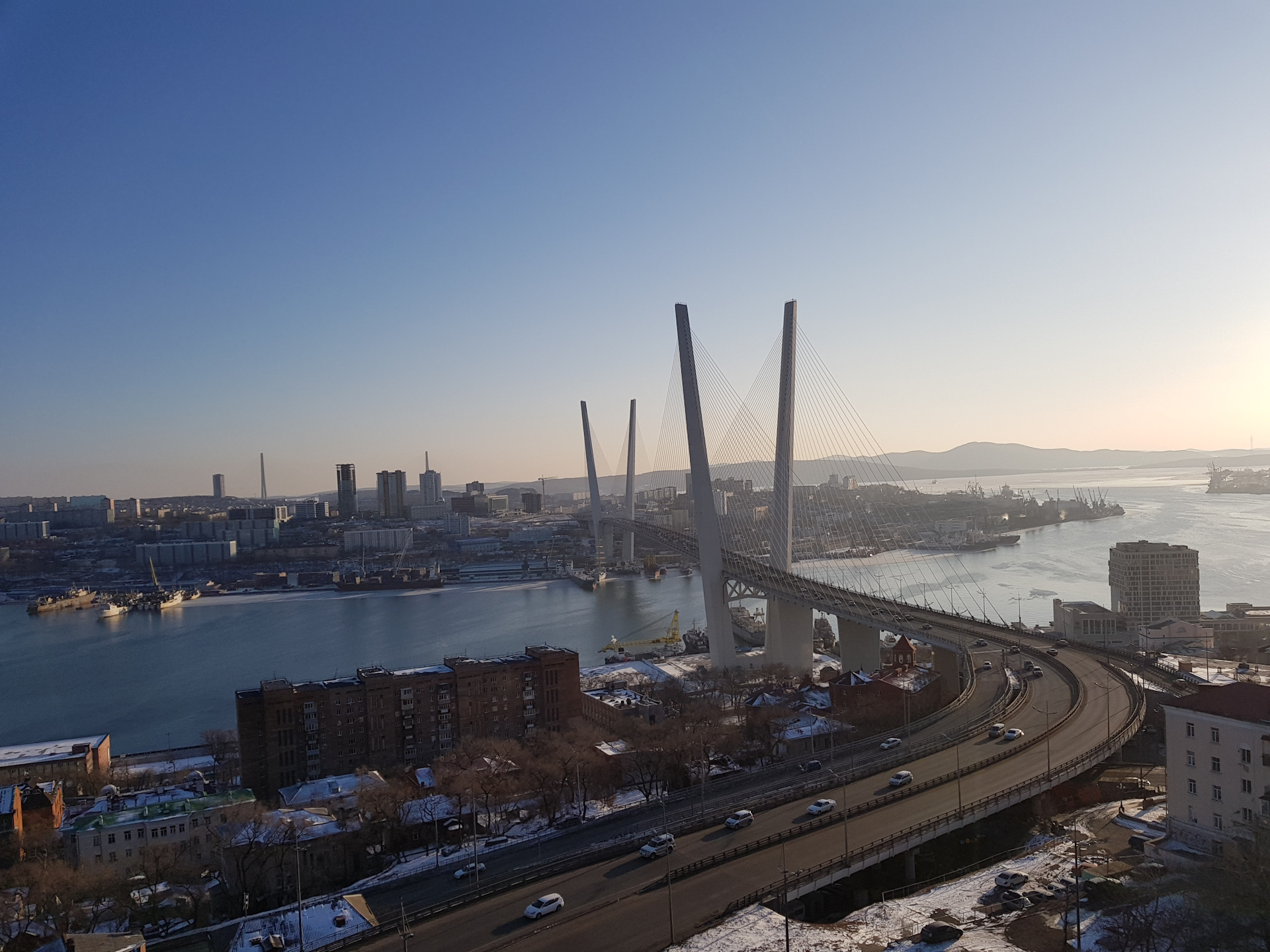 Владивосток красноярск сколько времени. Владивосток 2008 года. Красноярская Москва. Владивосток Красноярск. Путешествие по Владивостоку 4 класс.