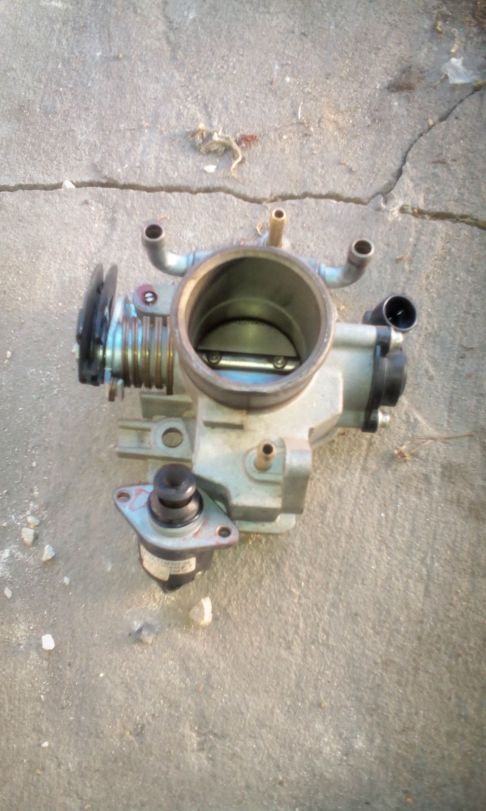 Чистка дроссельной заслонки. — Lada Приора седан, 1,6 л, 2011 года ...