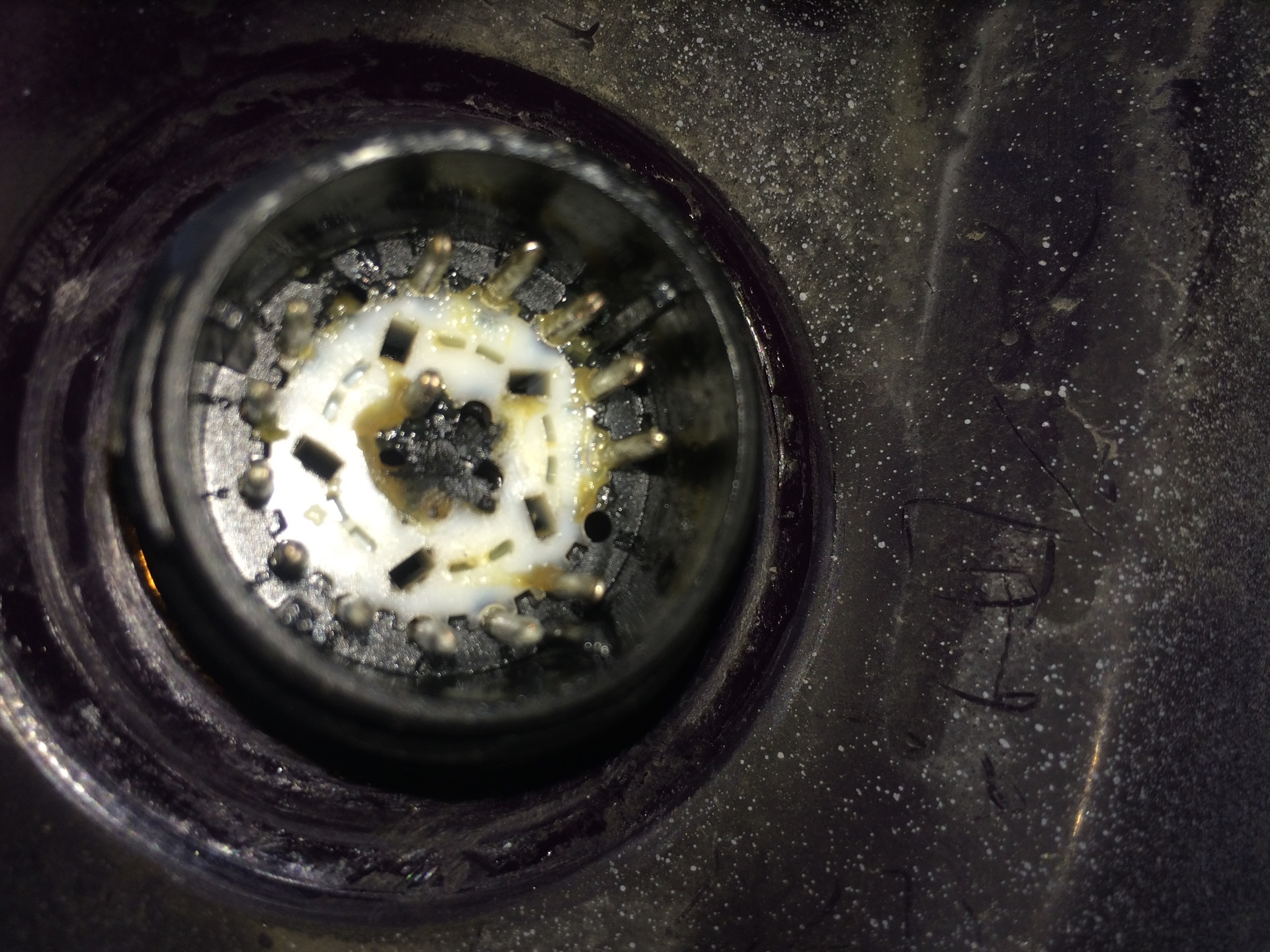 Разыскиваются электросхемы. Мольбы к обладаелям жирных комплектаций ...