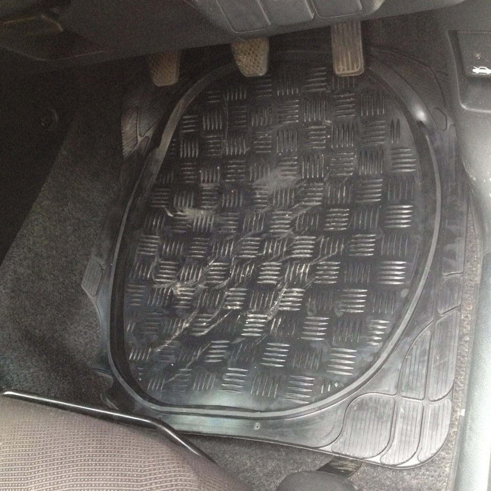 Резиновые ковры — Honda Fit (2G), 1,5 л, 2010 года | аксессуары | DRIVE2