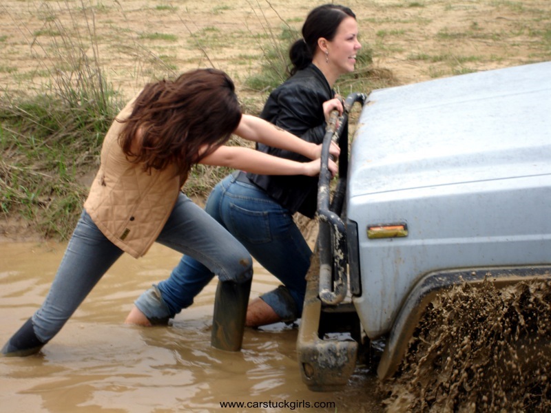 Girl stuck. Car Stuck girls. Car in Mud. Girl Stuck car in Mud.