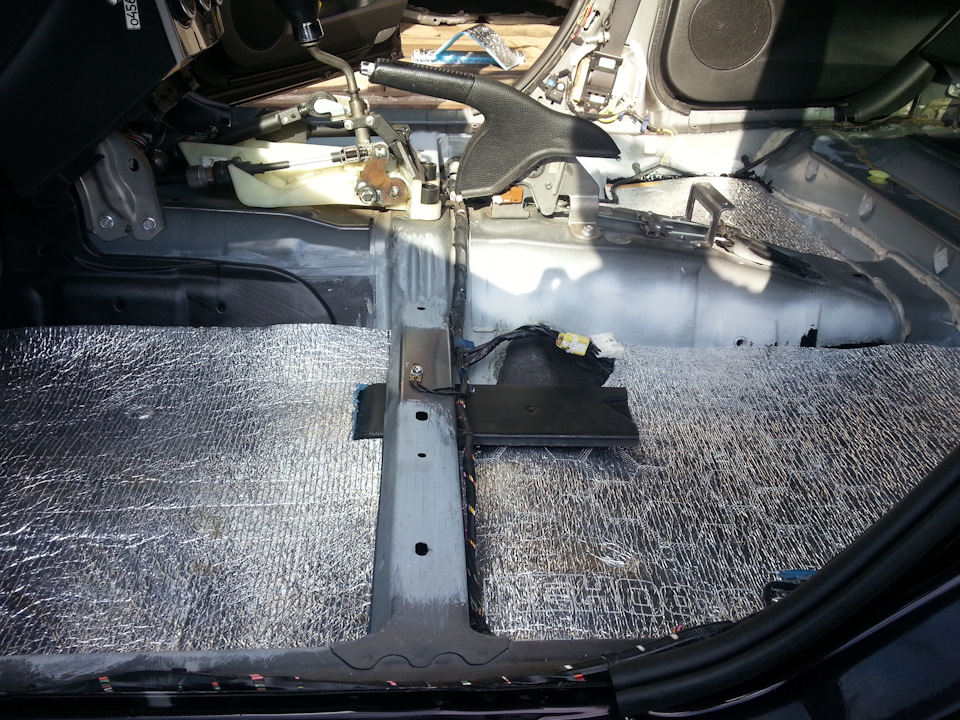 Пол мазда 6. Усилитель пола мазда 6. Шви моторного щита приора. Покрытие пола мазда мазда 6. Мазда 6 gg панель пола водителя.