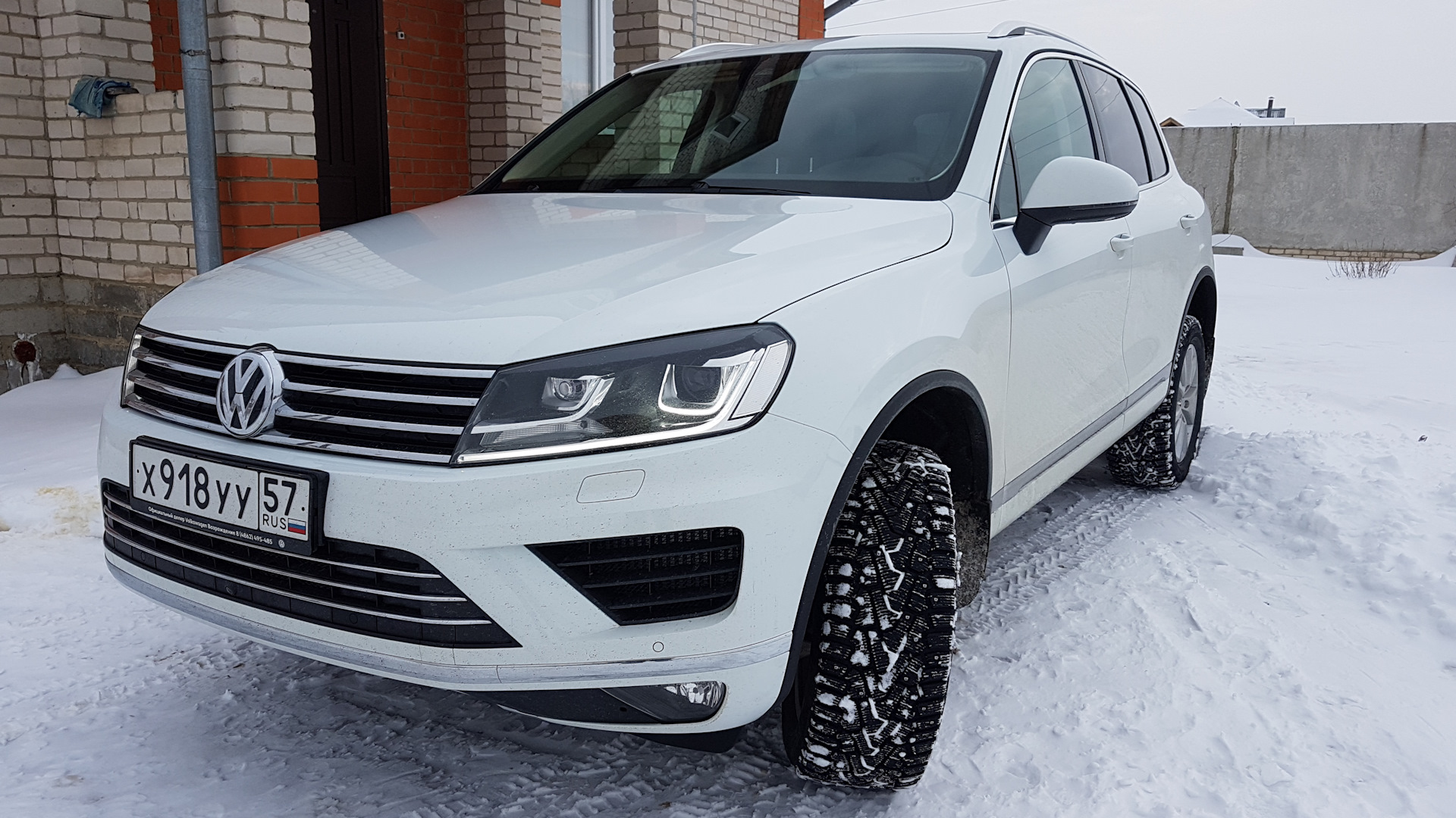 Volkswagen Touareg 2016 Р±РµР»С‹Р№