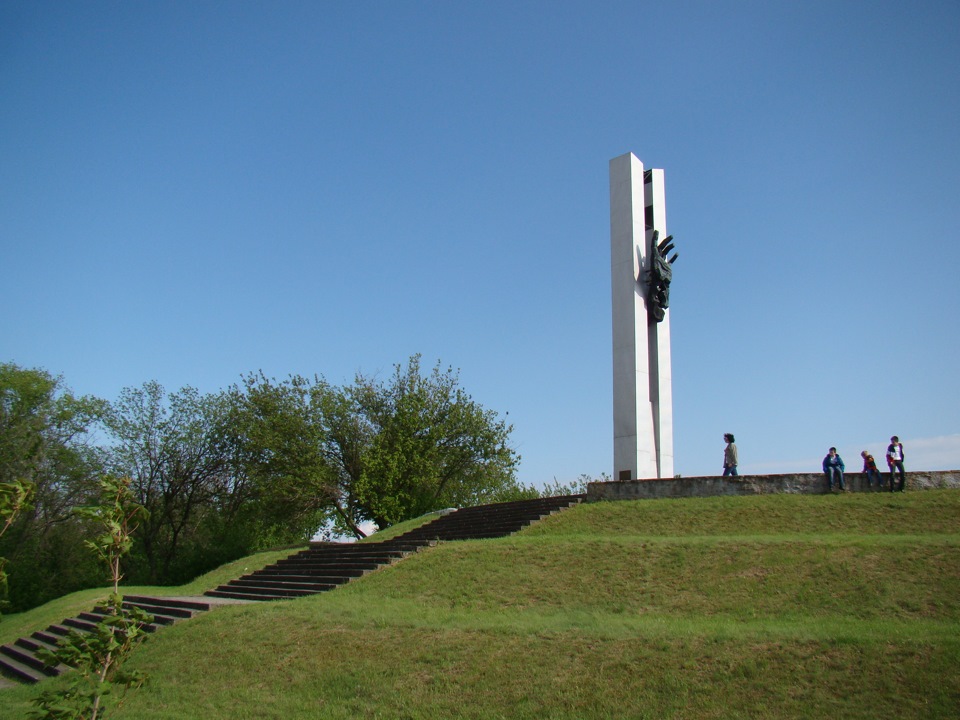 Петрушина коса. Мемориал в Петрушиной балке (Таганрог)..