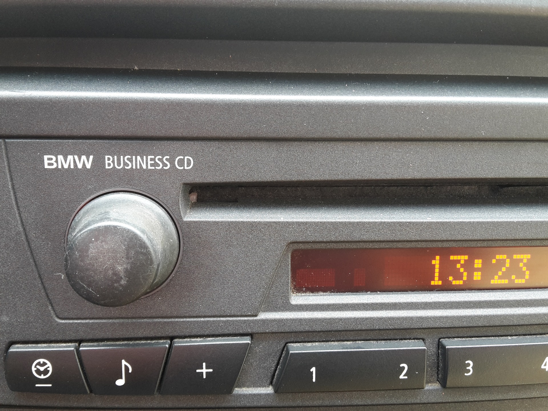 Не работают кнопки на магнитоле. Chevrolet captiva интерфейс кнопок на руле. Подсветка кнопок ховер н2. Магнитола kia ceed 2008 разъемы. Ford focus 2 магнитола android.