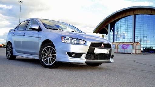 Mitsubishi Lancer "серебристый митЦу"