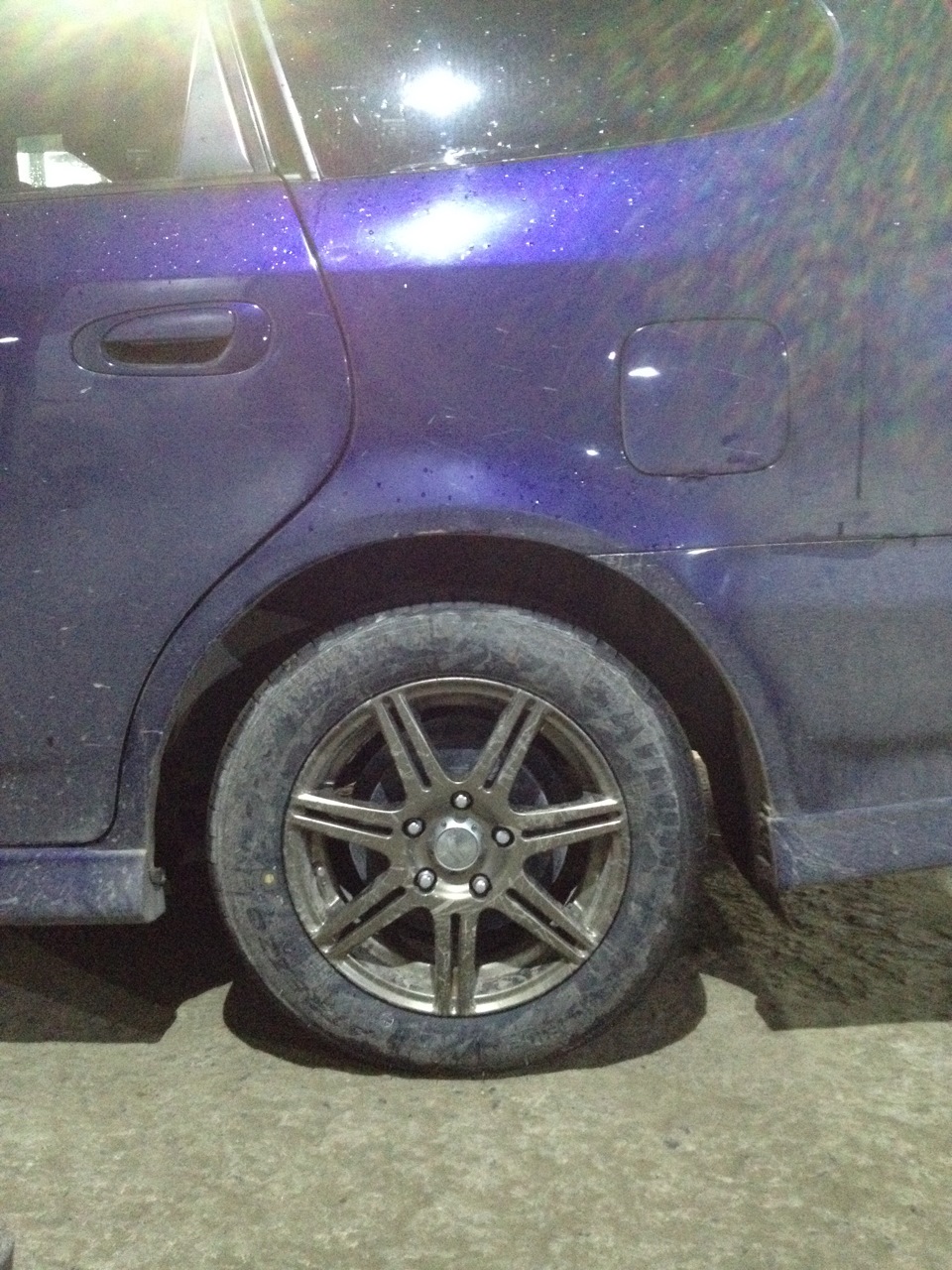 Вот такие теперь просветы между колесом и кузовом ( резина 195/60R15) — Honda Stream (RN1-5)