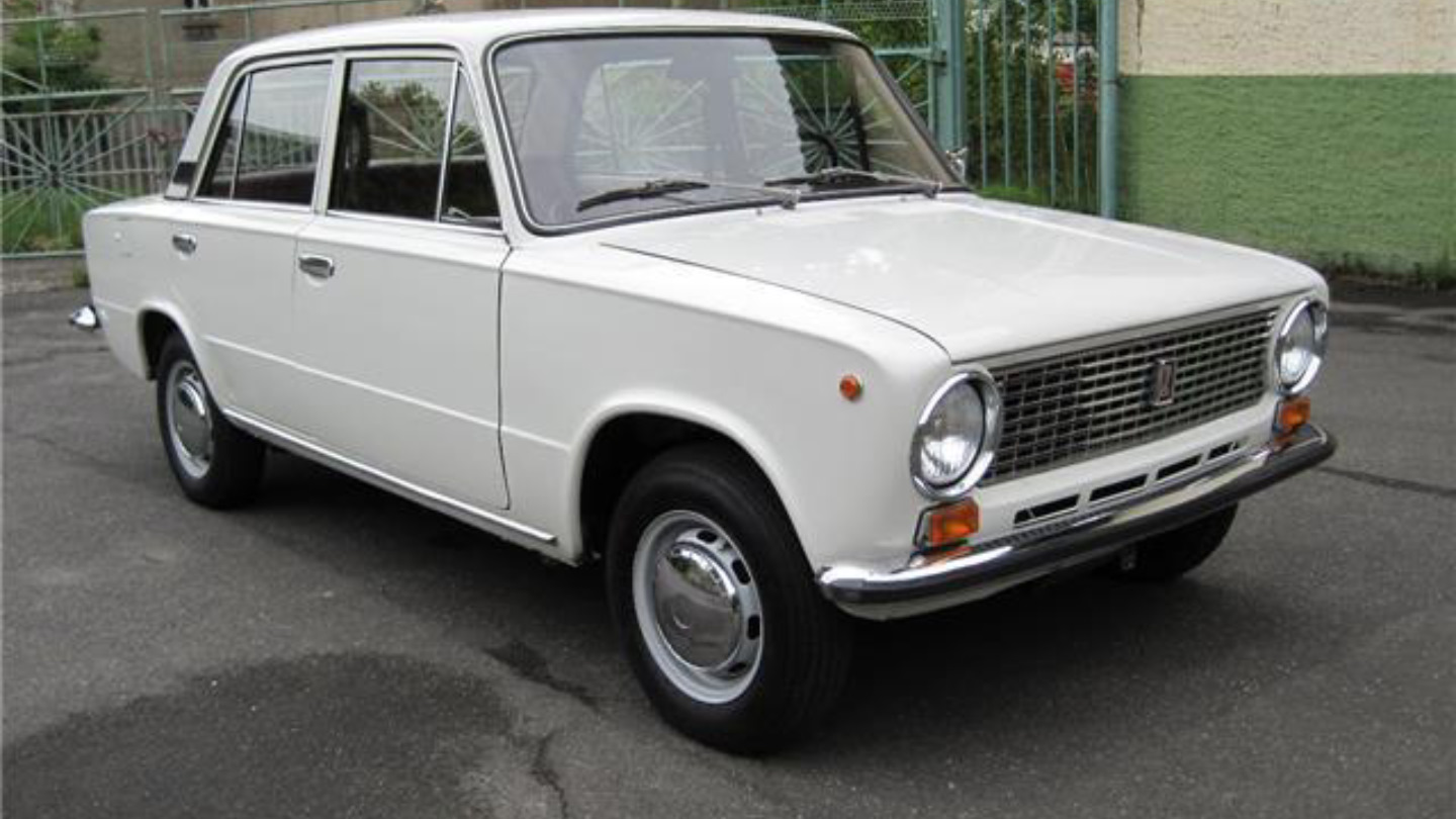 Авито крым ваза. ВАЗ 21011 21013. ВАЗ-21013 Жигули белая. ВАЗ 21013 белая. Lada 21013 серая.