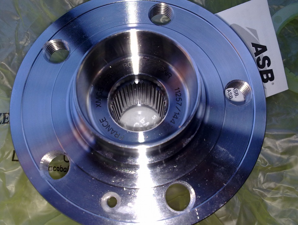 6R0407621 Ступица перед. SNR R157.32 VAG | Запчасти на DRIVE2