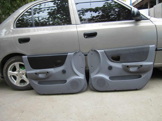 затянул дверные карты в черный цвет — Hyundai Accent (2G), 1,5 л, 2008 ...