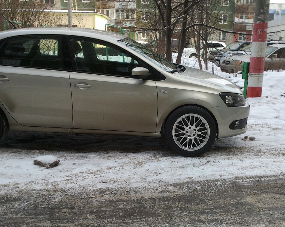 R16 50. VW Polo r16 205/50. Фольксваген поло 205/50/16.