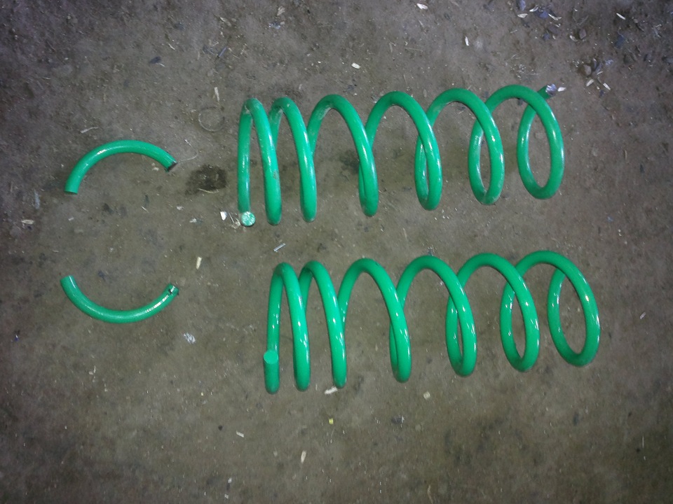 Пружины москвич 2141. Fobos пружины реклама. Пол витка пилка пружины. Пол витка. Пол витка на пружине.