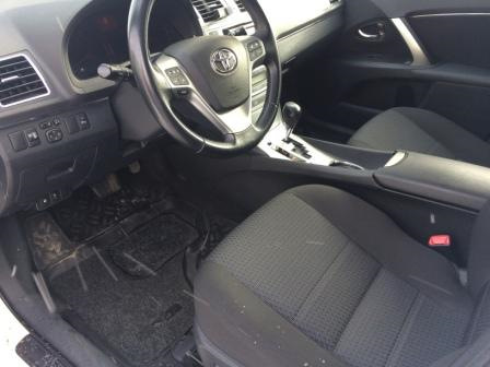 в салоне toyota avensis запах пыли в салоне toyota avensis запах пыли