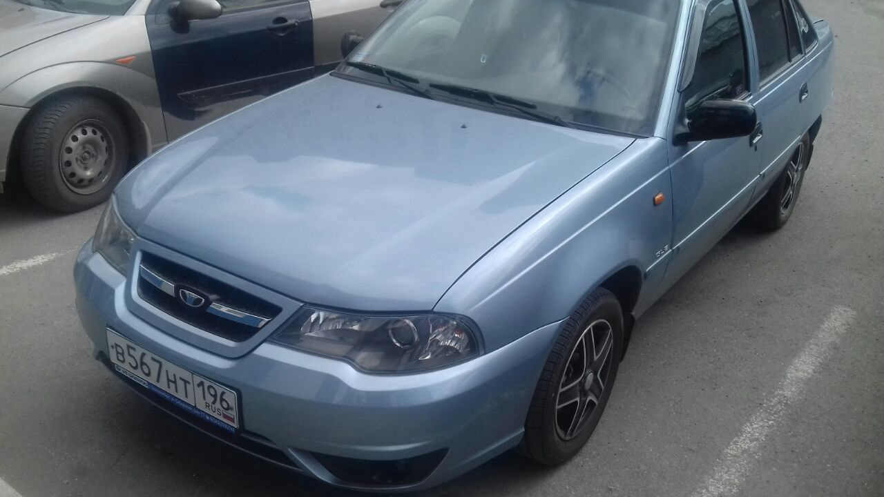 Daewoo Nexia 2 синяя