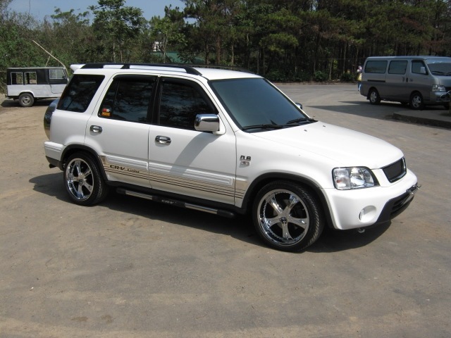 Хонда срв рд1 купить в новосибирске. Honda CR-V 1998. Хонда СРВ рд1. CRV 1998. Серебристая Хонда ЦРВ рд1.