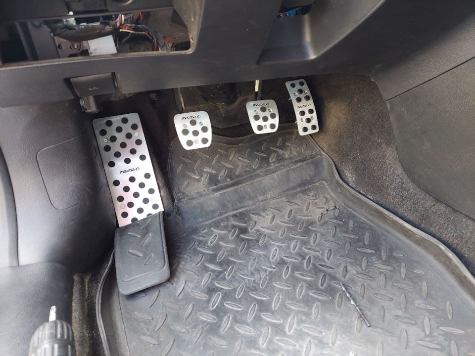 Накладки на педали — Mazda 6 (2G) GH, 1,8 л, 2010 года | аксессуары ...