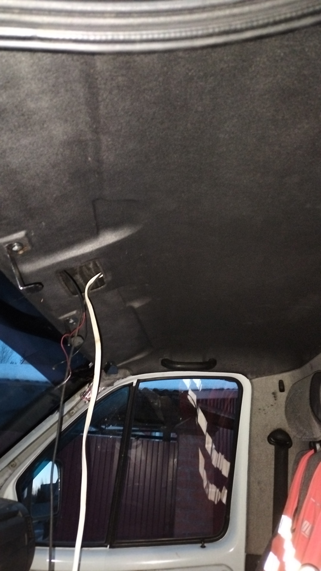 Первый необходимый тюнинг в газели — потолок и полка с рацией — ГАЗ ...