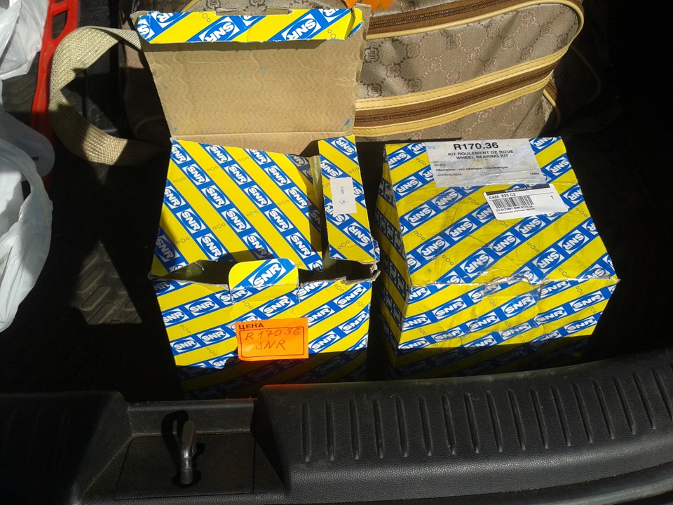 Запчасти на фото: R17036, R17037. Фото в бортжурнале Mazda 3 (1G) BK