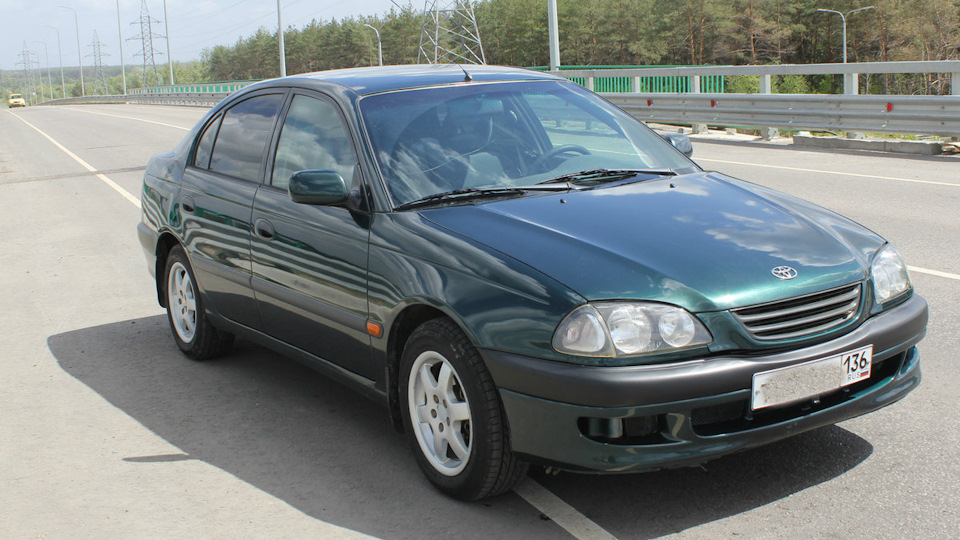 1 1998 года. Тойота Авенсис 1998 1.6.